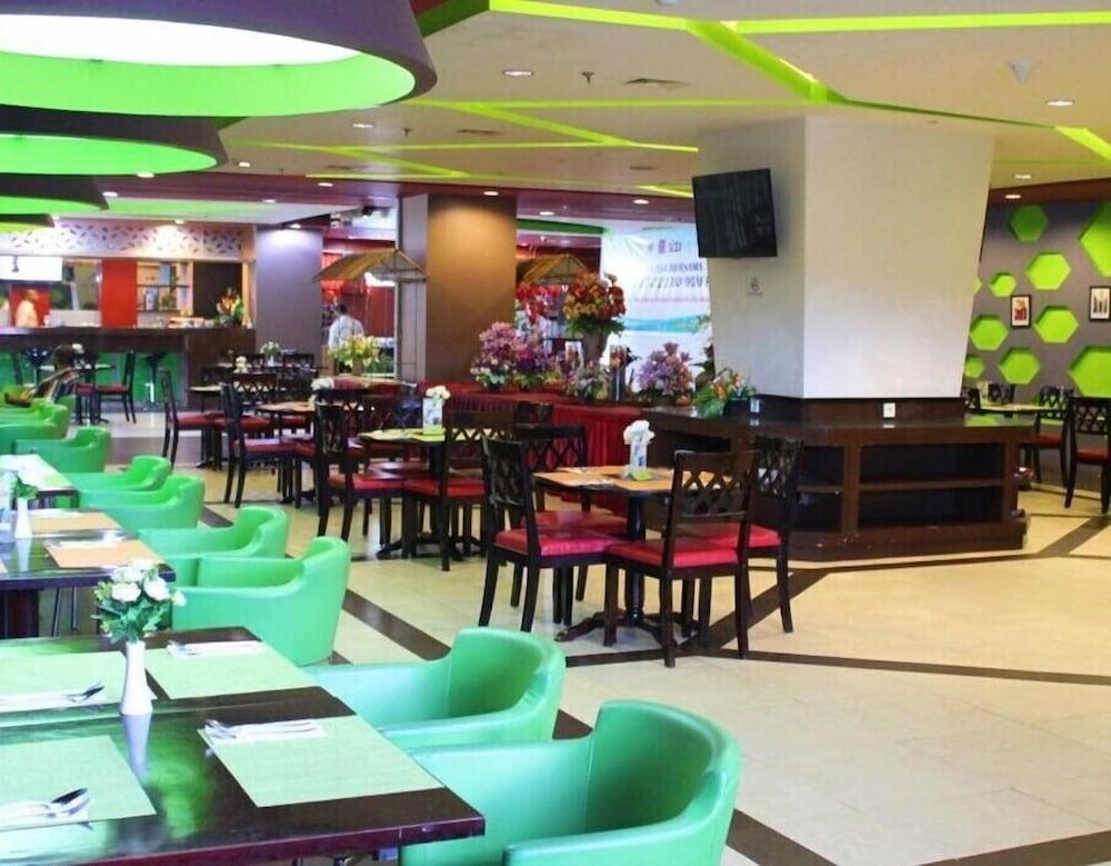 Grand Abe Hotel Jayapura Eksteriør billede